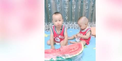 体验萌娃吃瓜视频下载,萌态百出，萌化你的心