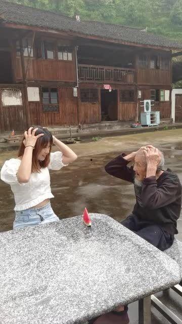 吃瓜视频拍照姿势,揭秘吃瓜视频拍照姿势新风尚